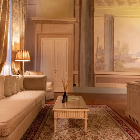 Palazzo Guicciardini מלון 3*