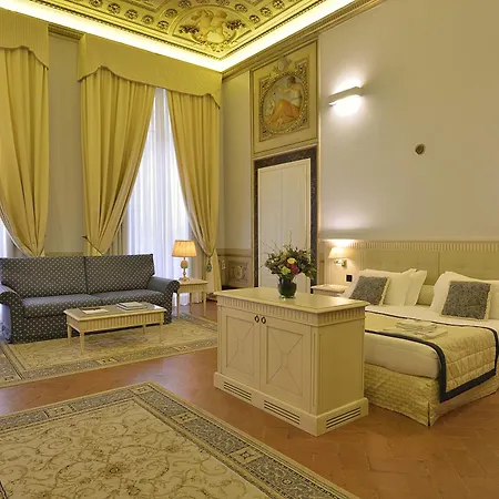 Palazzo Guicciardini מלון 3*