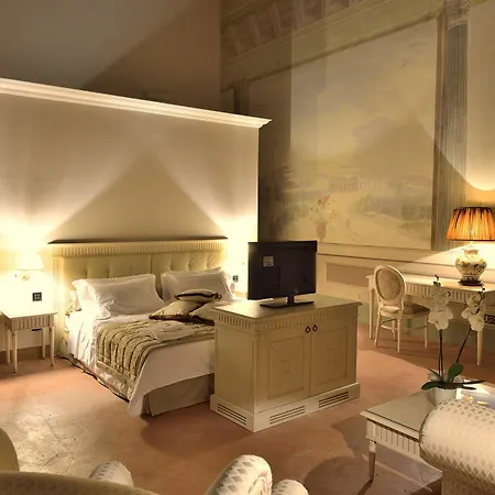 Palazzo Guicciardini מלון 3*